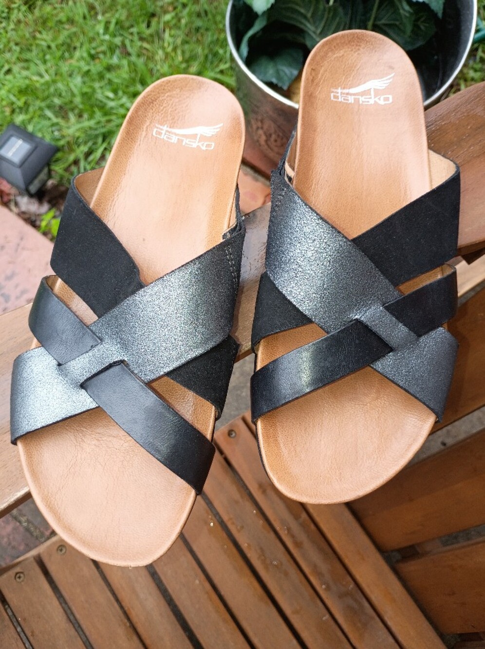 DANSKO SZ 40 9.5/10  EVA FOOT BED CRISSCROSS SLIDE IN SANDALS RTL $165 LN